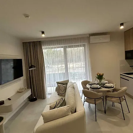 Greeneri Park Apartman *